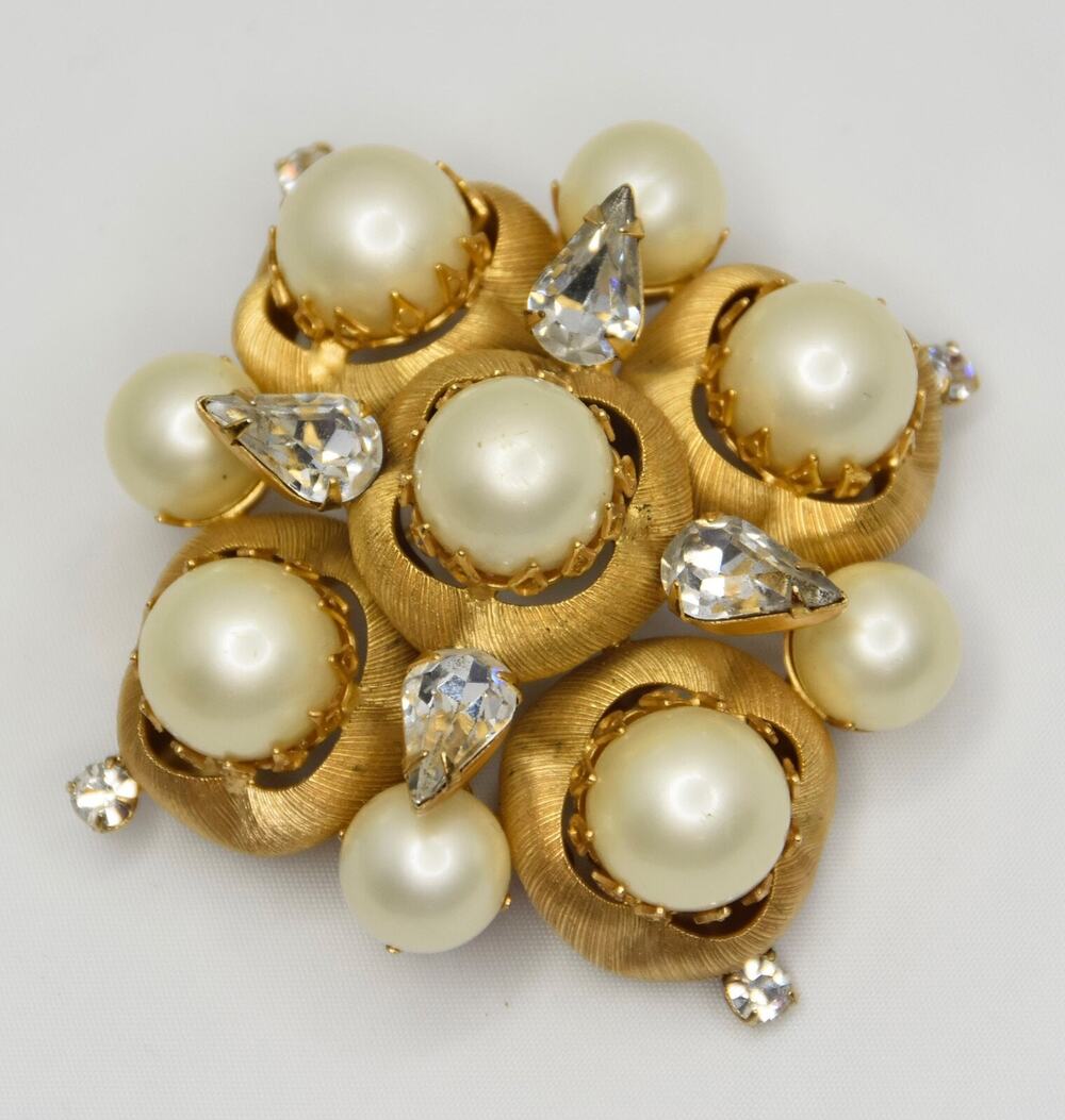 Vintage Hattie Carnegie Large Rhinestone Faux Pearl Brooch Signed